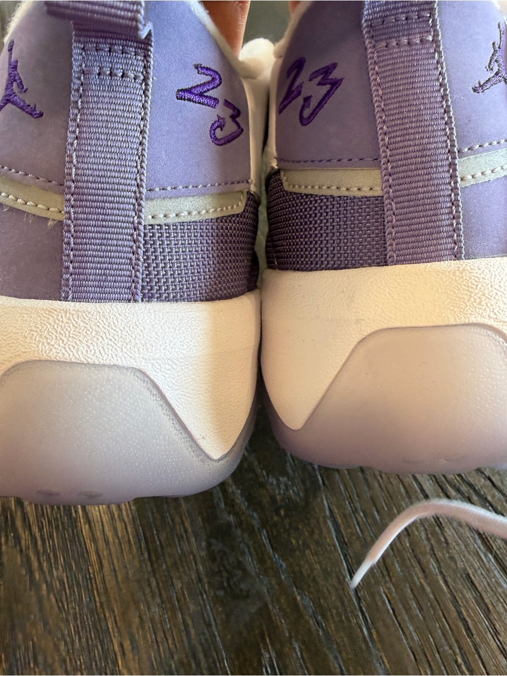 Nike Air Jordan Max Aura 7 White and Purple  6Y - Picture 10 of 11